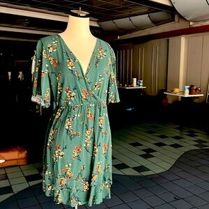 Cute light summer dress, worn once.